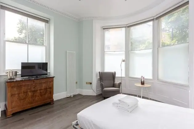 Chic, Newly Renovated Studio Apartment in Angel