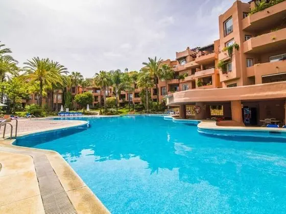 Chic Oasis on the Coast