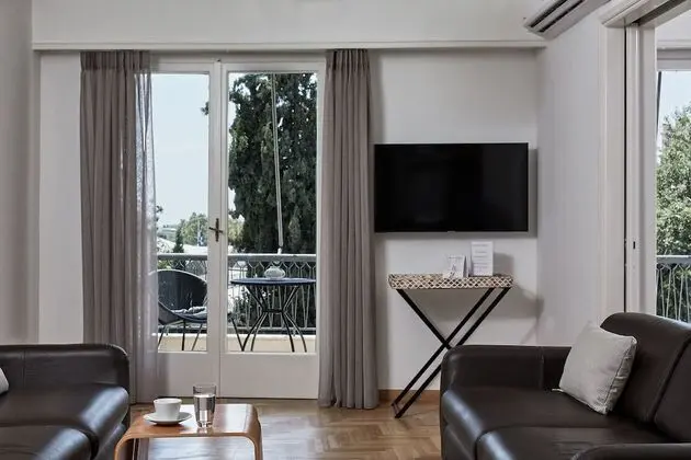 Chic One Bd Apartment with Hilton View