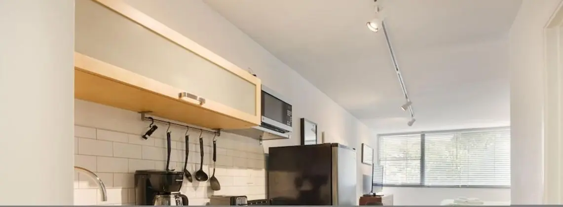 Chic Premium Studio Apartment B - Includes Weekly Cleanings w Linen Change - Oda