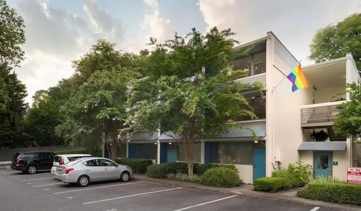Chic Premium Studio E Easy Access to Buckhead Midtown Incl Weekly Cleans