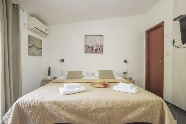 Chic Studio Flat With Balcony Near Beach in Tivat - Oda