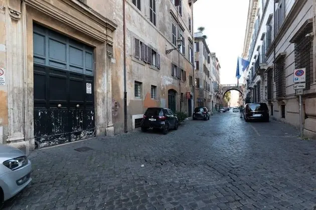 Chic and Style in Historical Via Giulia