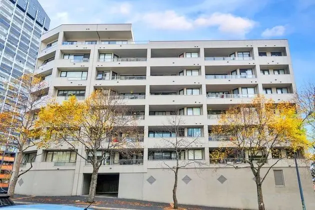 Chic & Stylish Apartment with Parking - Dış Mekan