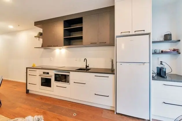 Chic & Stylish Apartment with Parking - Mutfak