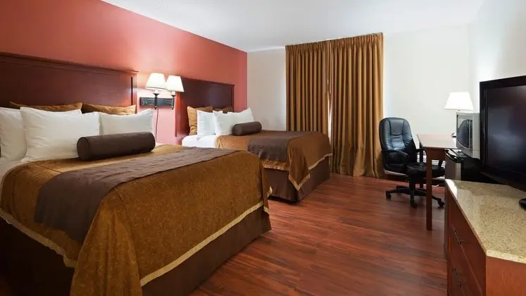 Chicago Club Inn & Suites