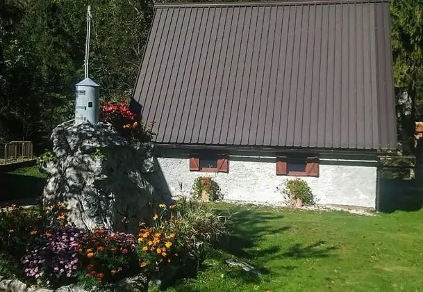 Child Friendly Alpine Cottage Lepena - Dış Mekan