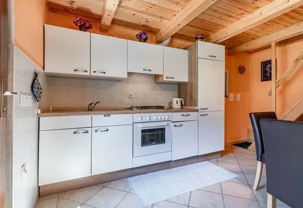 Child Friendly Alpine Cottage Lepena - Mutfak