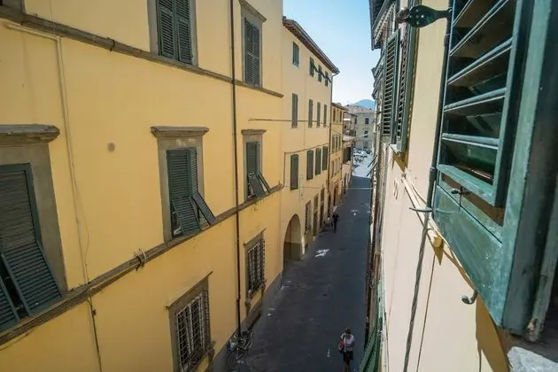 Chill in Tuscany