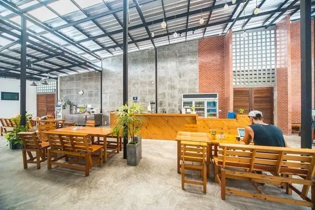 ChillHub Hostel - Lobi