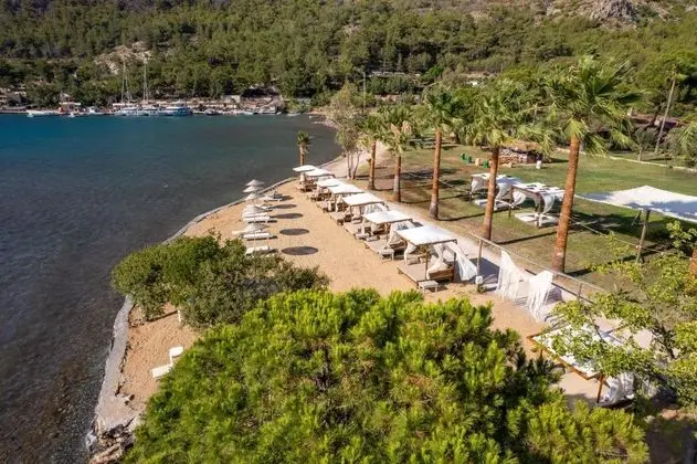 Chillos Beach