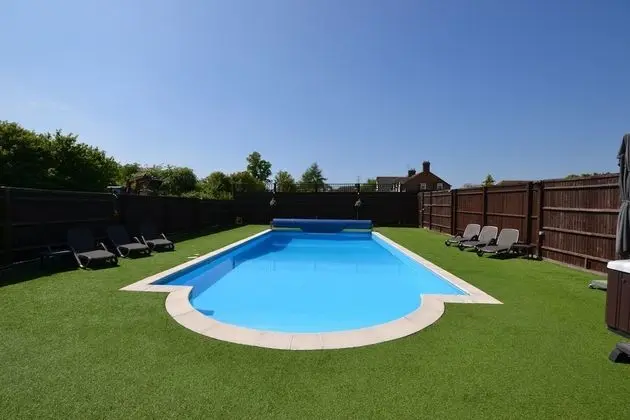 The Chiltern Lodges at Upper Farm Henton - Havuz
