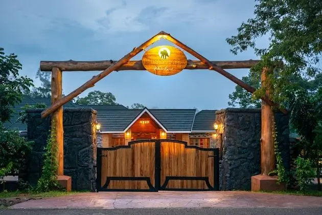 Chimpundu Lodge