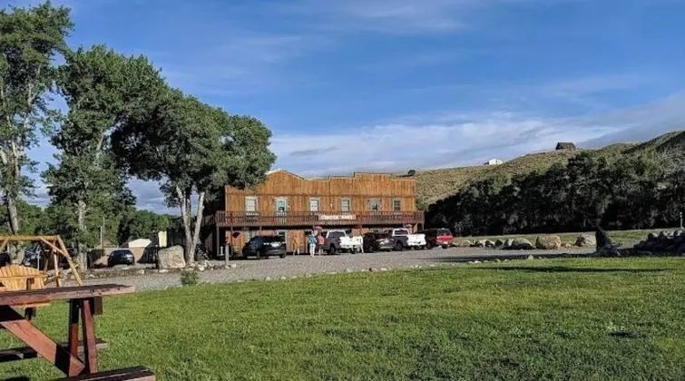 Chinook Winds Motel - Dış Mekan