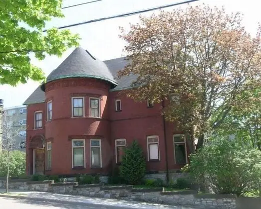 Chipman Hill Suites on Mecklenburg