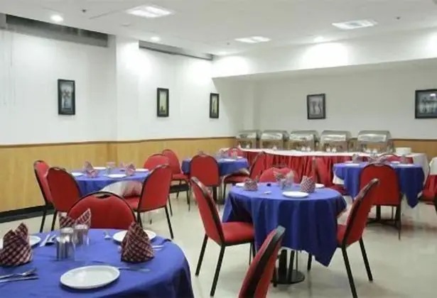 Hotel Chirag Residency - Yerinde Yemek