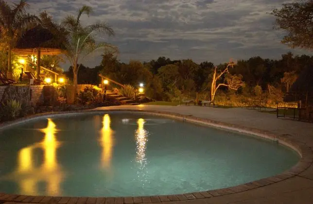 CHISOMO SAFARI LODGE - Havuz