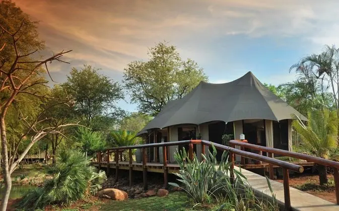 CHISOMO SAFARI LODGE - Lobi