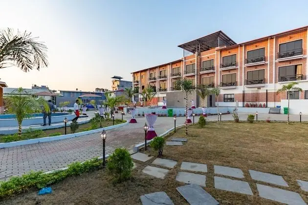 Chitwan Midtown Resort