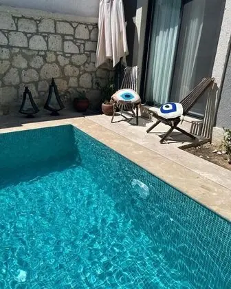 Chloe Alacati - Dış Mekan