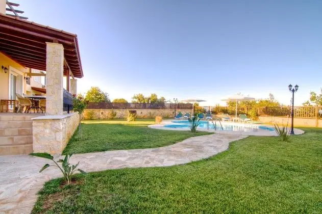 Chloe - Gerani Villas With Private Pool