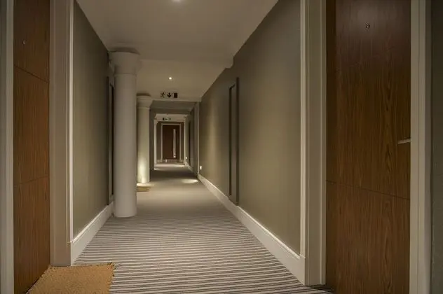 Chocolets - The Quality Suite - Lobi