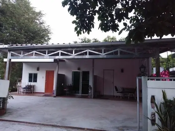 Chomlay Restaurant & Room for Rent - Dış Mekan