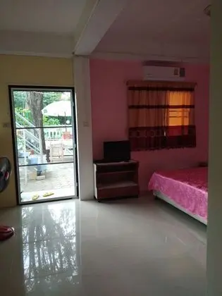 Chomlay Restaurant & Room for Rent - Mutfak