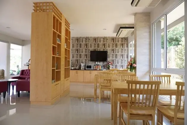 Chompu Nakarin Apartment - Lobi