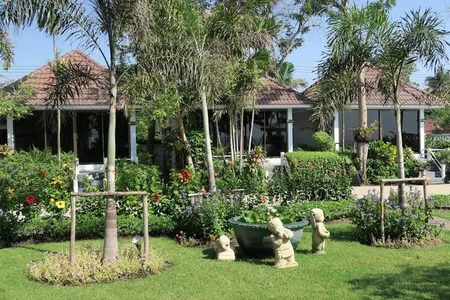 Chomtalay Resort at Had Chaosamran Beach - Lobi