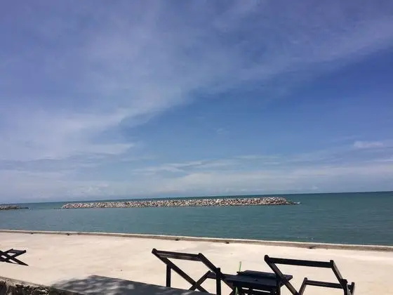 Chomtalay Resort at Had Chaosamran Beach - Plaj