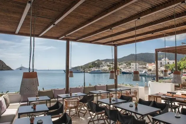 CHRIS HOTEL - Öne Çıkan Resim