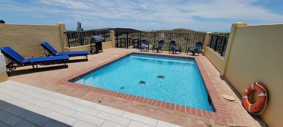 Chris Beach Pool Townhome - Havuz