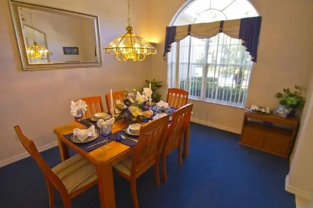 Chris's Highlands Reserve 4 Bedroom Home by Redawning - Yerinde Yemek