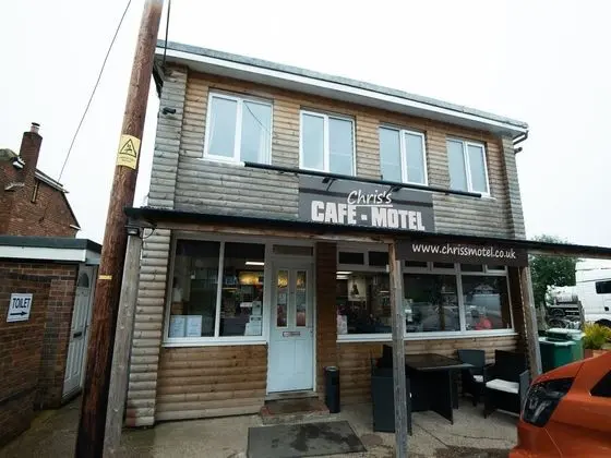 Chris's Motel - Öne Çıkan Resim