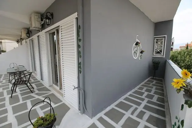 Christa's Home near ATH Airport - Dış Mekan