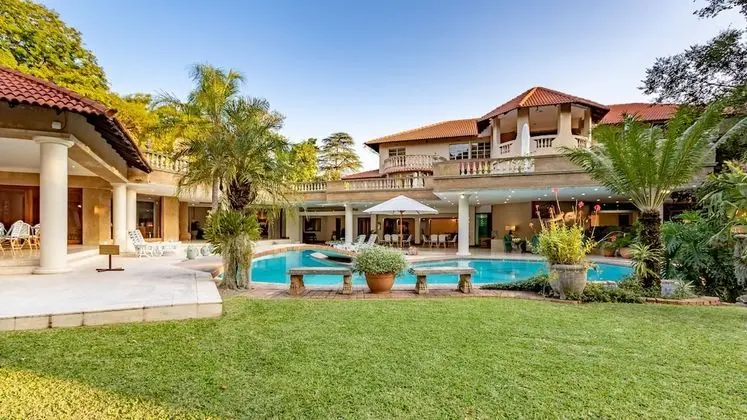 Christie's at 32 on Russell