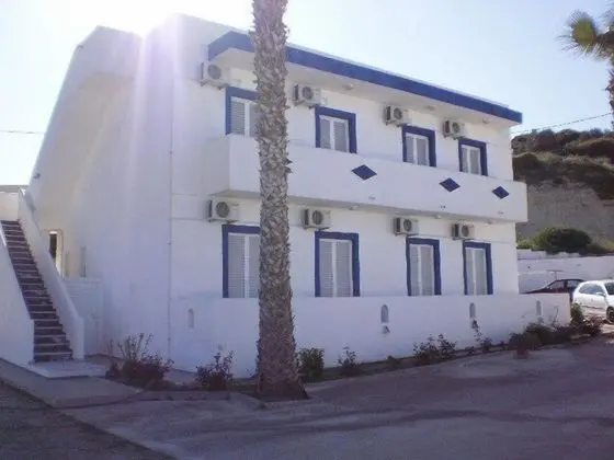 Christina Studios - Dış Mekan