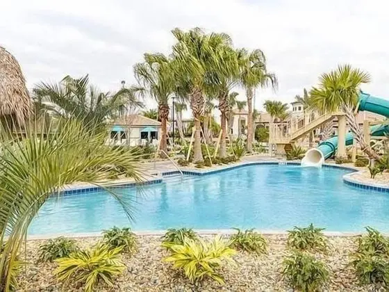 Christopers 9-bedroom Vacation Home