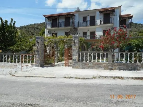 Christos Guesthouse - Dış Mekan