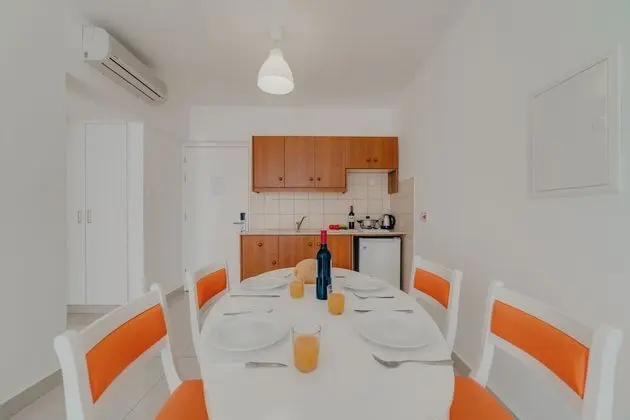 Christos Napa Apts - Mutfak