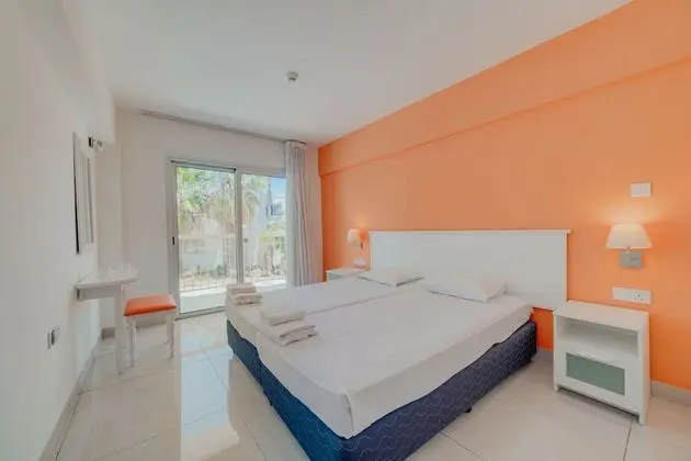 Christos Napa Apts - Oda