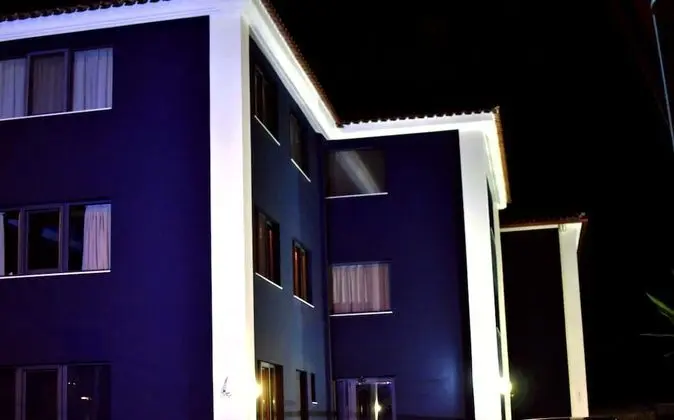 CHROMA Lodge Pikermi - Dış Mekan