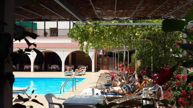 Chrysland Hotel - Genel