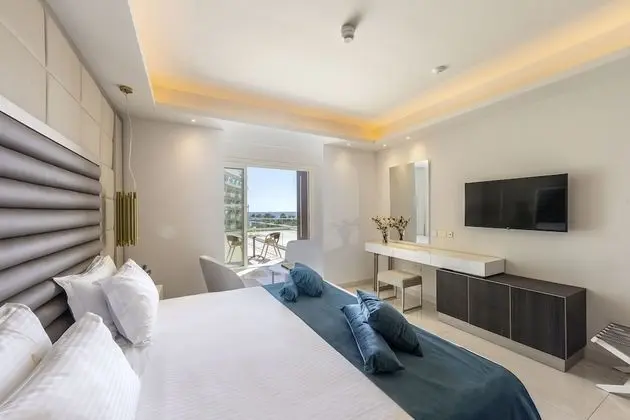Chrysomare Beach Hotel and Resort - Oda