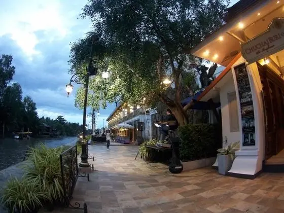 CHUCHAIBURI SRI AMPHAWA - Dış Mekan