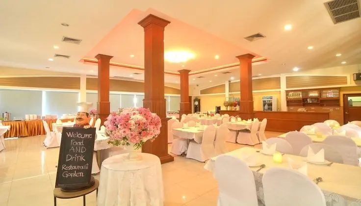 Chumphon Gardens Hotel - Yerinde Yemek