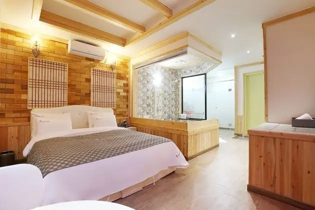 Chungju Hue Drive-in