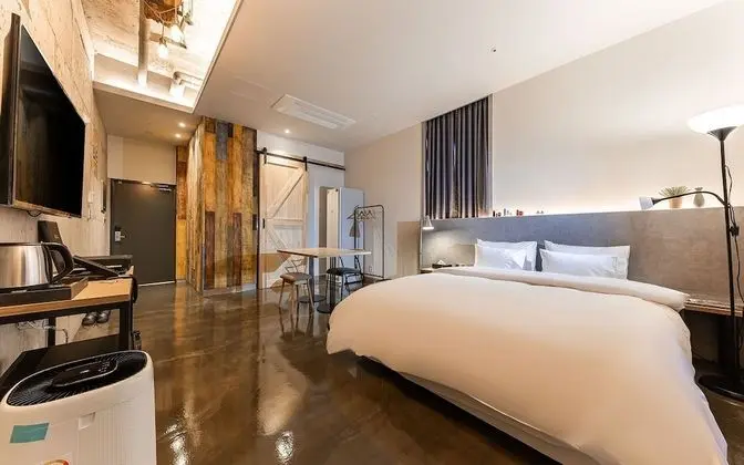 Chungju Hotel Road - Öne Çıkan Resim