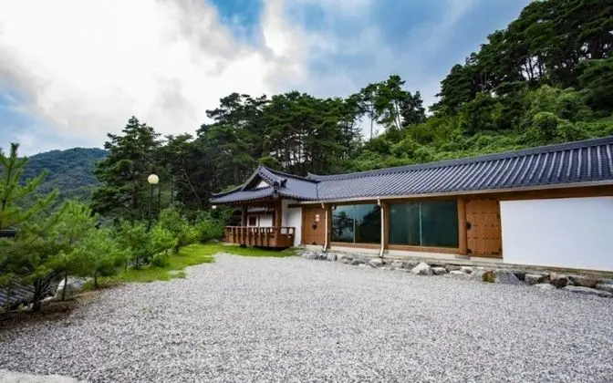 Chungju Solnaeeum Hanok Pension